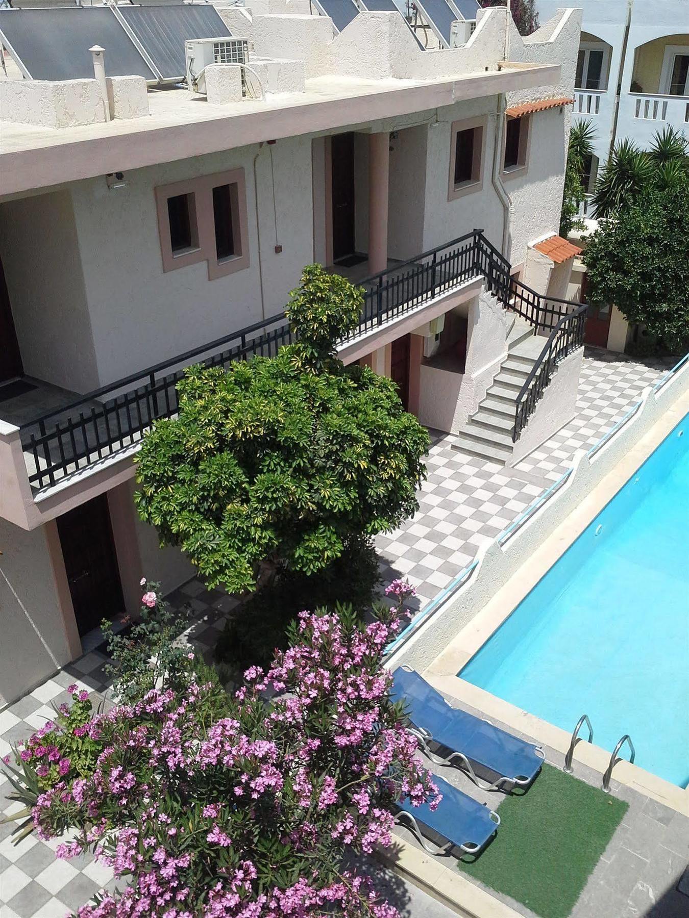 Amaril Daire Platanes  Dış mekan fotoğraf