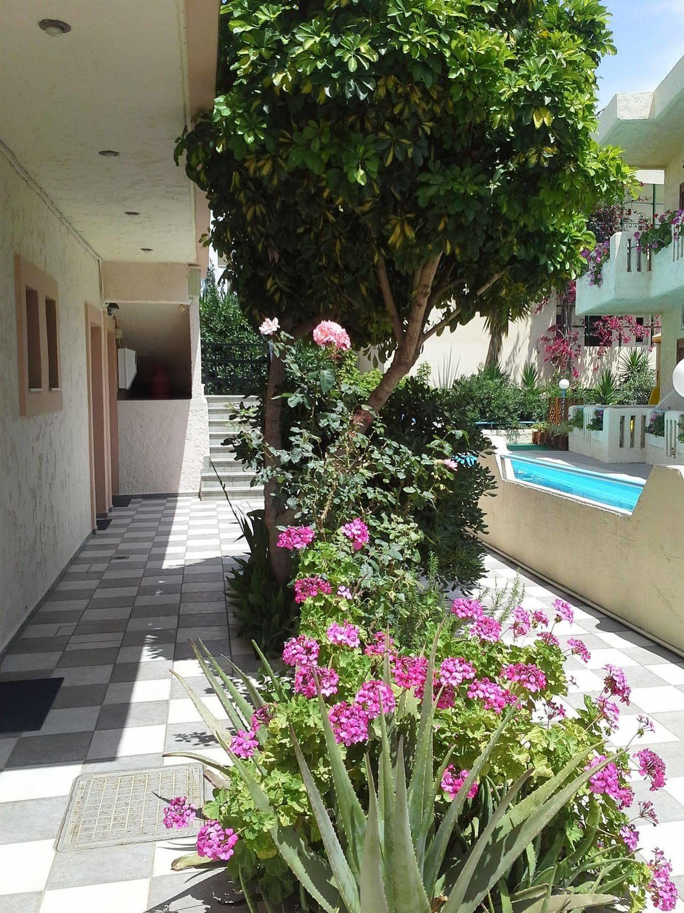 Amaril Daire Platanes  Dış mekan fotoğraf