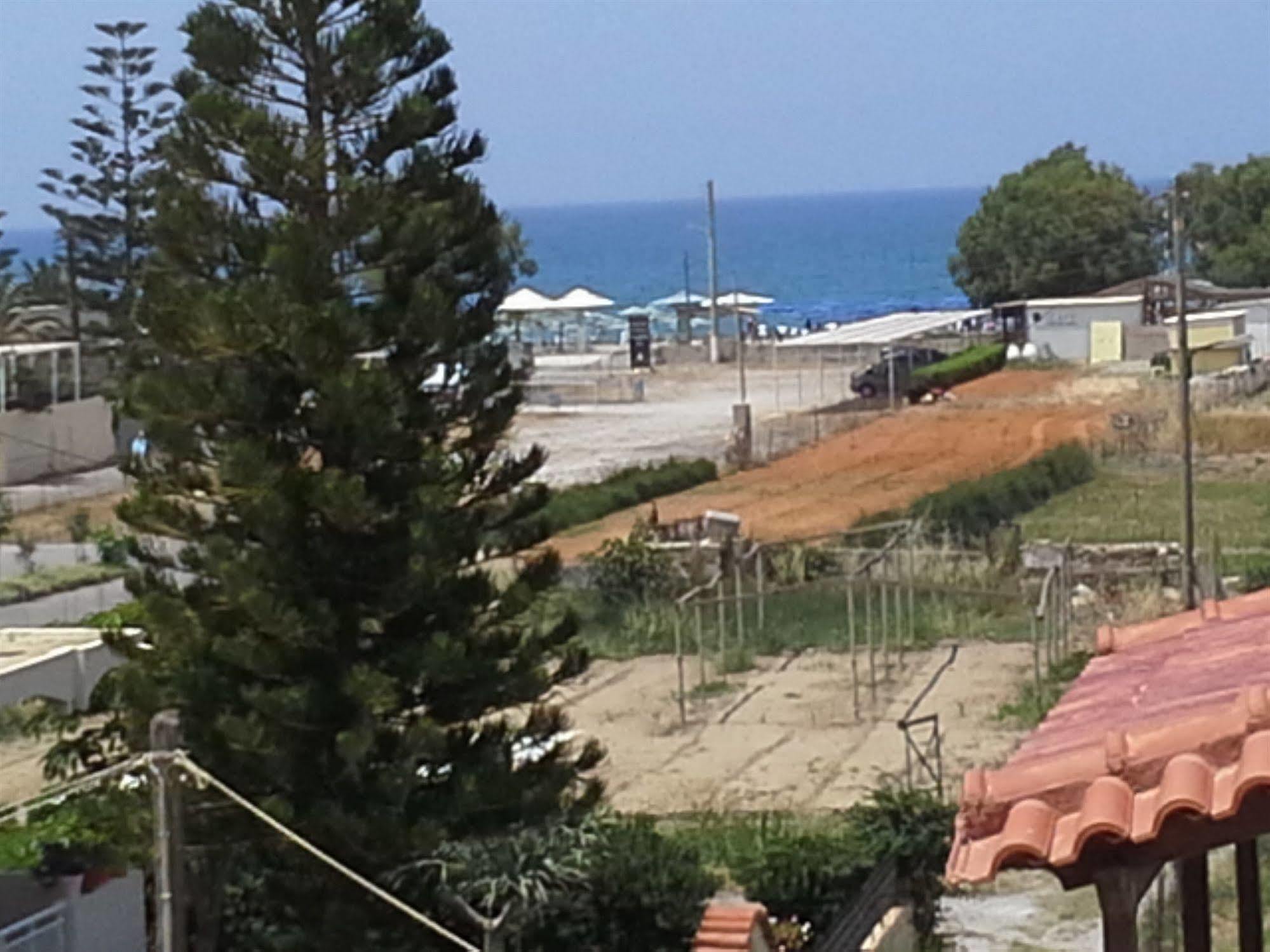 Amaril Daire Platanes  Dış mekan fotoğraf